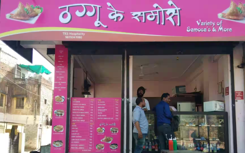 Thaggu ke samose in jaipur 